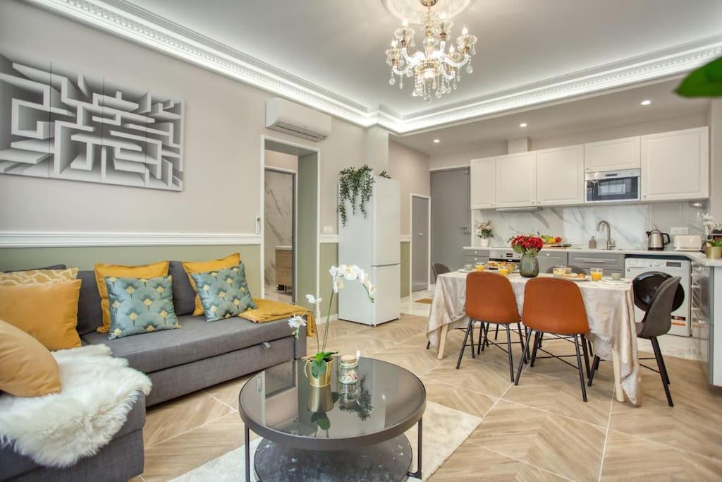 Charming Apart New 2 Bedrooms With Aircon ปารีส ภายนอก รูปภาพ