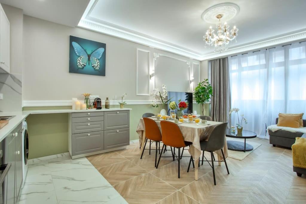 Charming Apart New 2 Bedrooms With Aircon ปารีส ภายนอก รูปภาพ