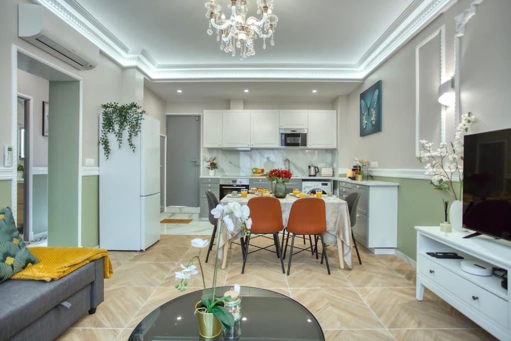 Charming Apart New 2 Bedrooms With Aircon ปารีส ภายนอก รูปภาพ